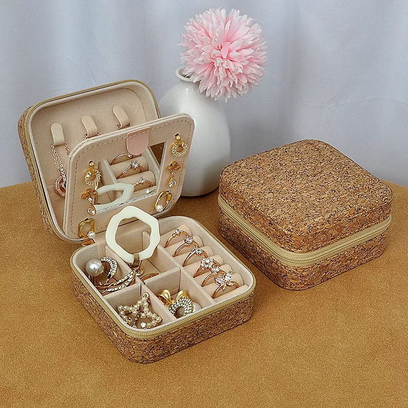 INF Ny Avanceret Vintage Smykkeskrin Kompatibelt Med PU Trykt Materiale, Bærbar Med Spejl Og Flere Rum Model 9