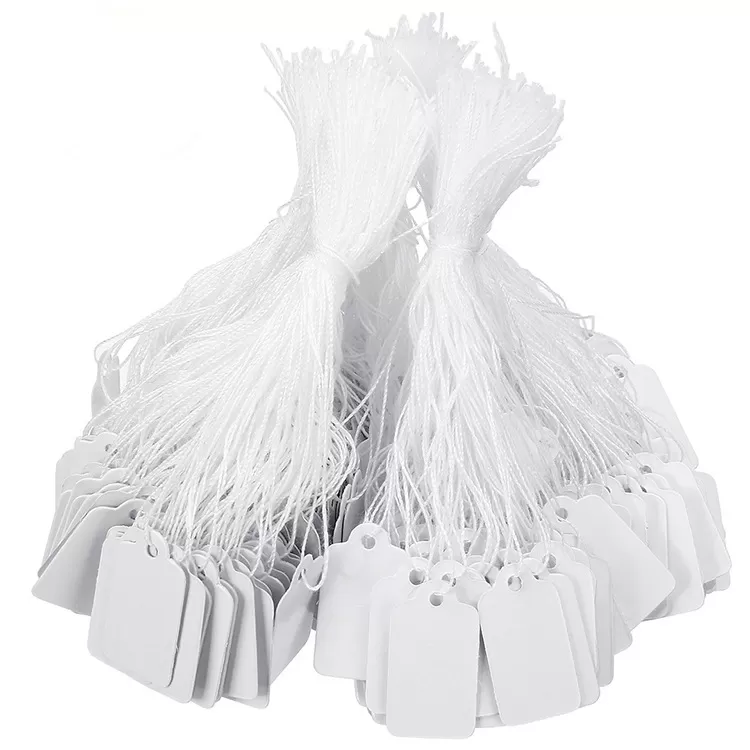 INF 100-pak papiretiketter / prisskilte med snor 3.5 x 2.2 cm